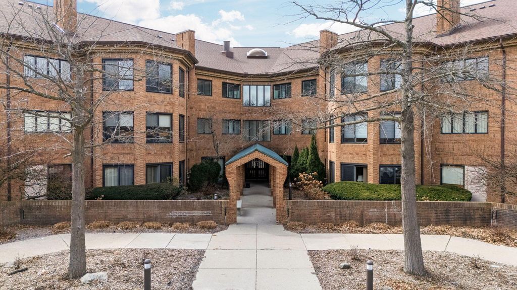 2115 Nature Cove Court 210, Ann Arbor, MI 48104