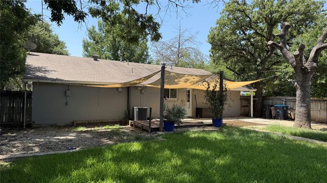 2501 Yucca Avenue, Fort Worth, TX 76111