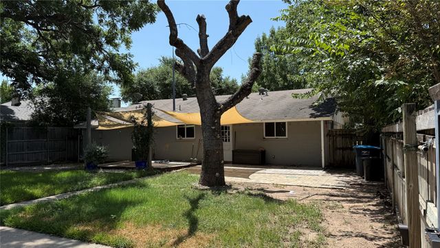 2501 Yucca Avenue, Fort Worth, TX 76111