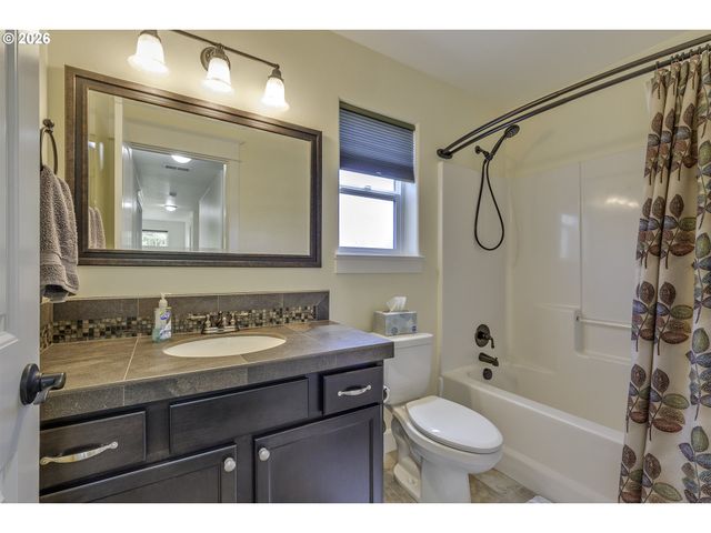 842 36TH Ave, Forest Grove, OR 97116