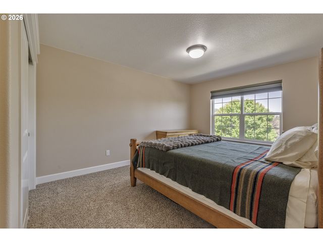 842 36TH Ave, Forest Grove, OR 97116