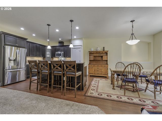 842 36TH Ave, Forest Grove, OR 97116