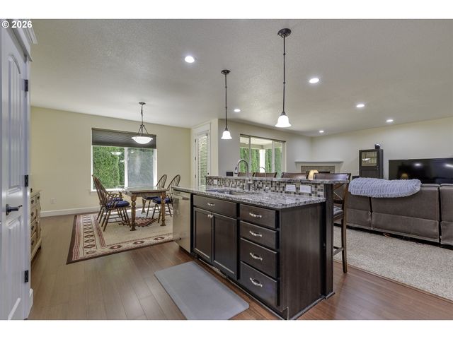 842 36TH Ave, Forest Grove, OR 97116