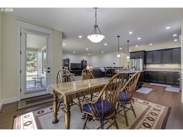 842 36TH Ave, Forest Grove, OR 97116