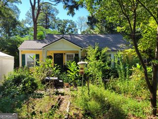 2042 Arlington Circle NW, Atlanta, GA 30318