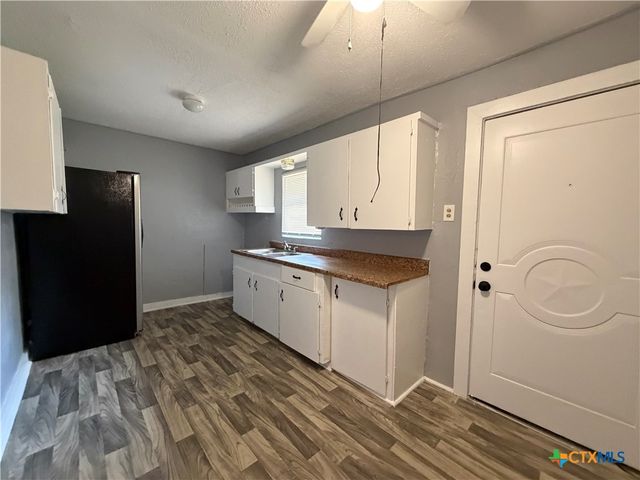 2217 N Guadalupe Street, Seguin, TX 78155