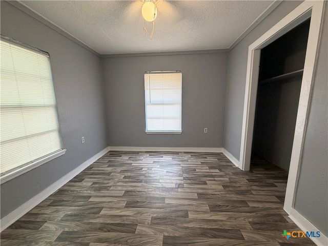 2217 N Guadalupe Street, Seguin, TX 78155