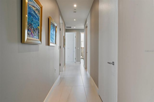 111 GOLDEN GATE POINT 802PH, Sarasota, FL 34236