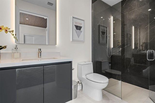 111 GOLDEN GATE POINT 802PH, Sarasota, FL 34236