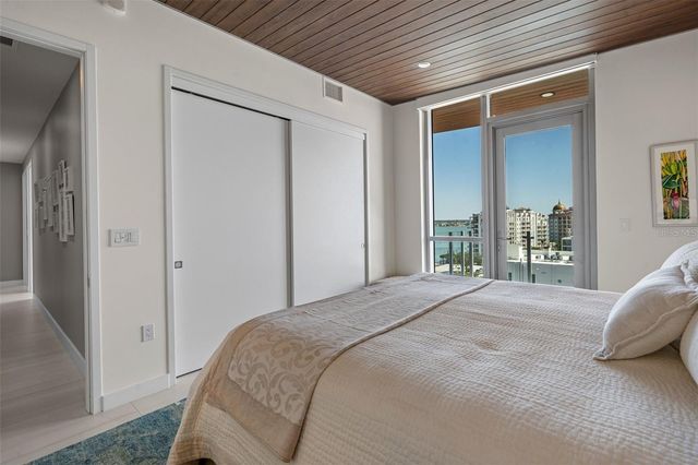 111 GOLDEN GATE POINT 802PH, Sarasota, FL 34236
