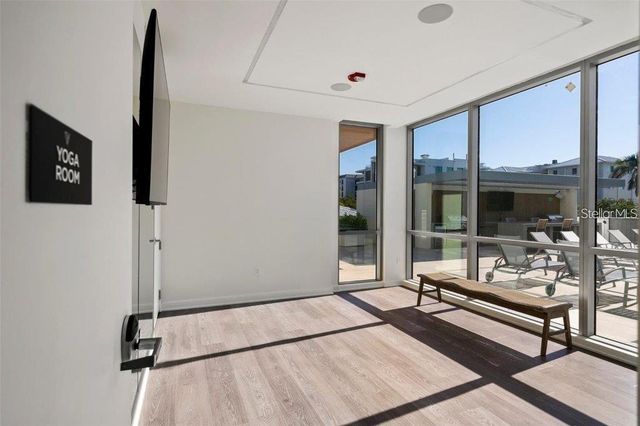 111 GOLDEN GATE POINT 802PH, Sarasota, FL 34236