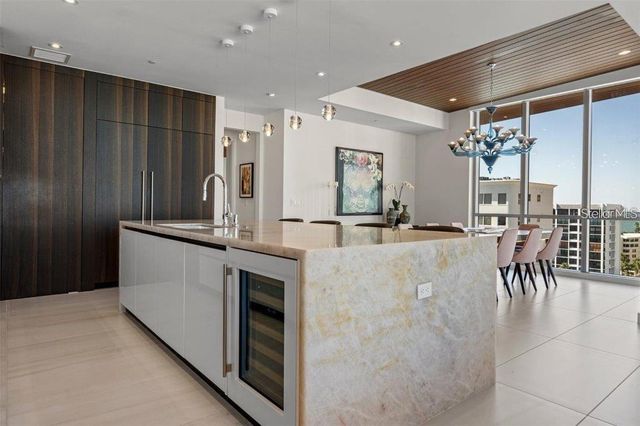 111 GOLDEN GATE POINT 802PH, Sarasota, FL 34236