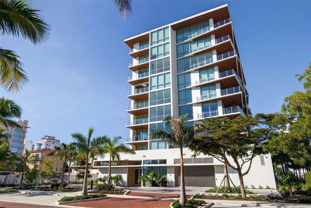 111 GOLDEN GATE POINT 802PH, Sarasota, FL 34236