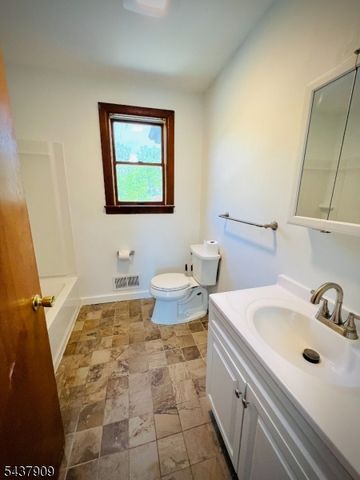 272 E Washington Ave 272, Washington Boro, NJ 07882