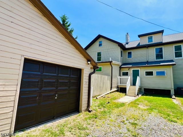 272 E Washington Ave 272, Washington Boro, NJ 07882
