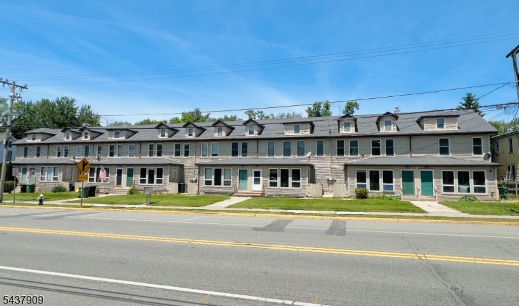 272 E Washington Ave 272, Washington Boro, NJ 07882