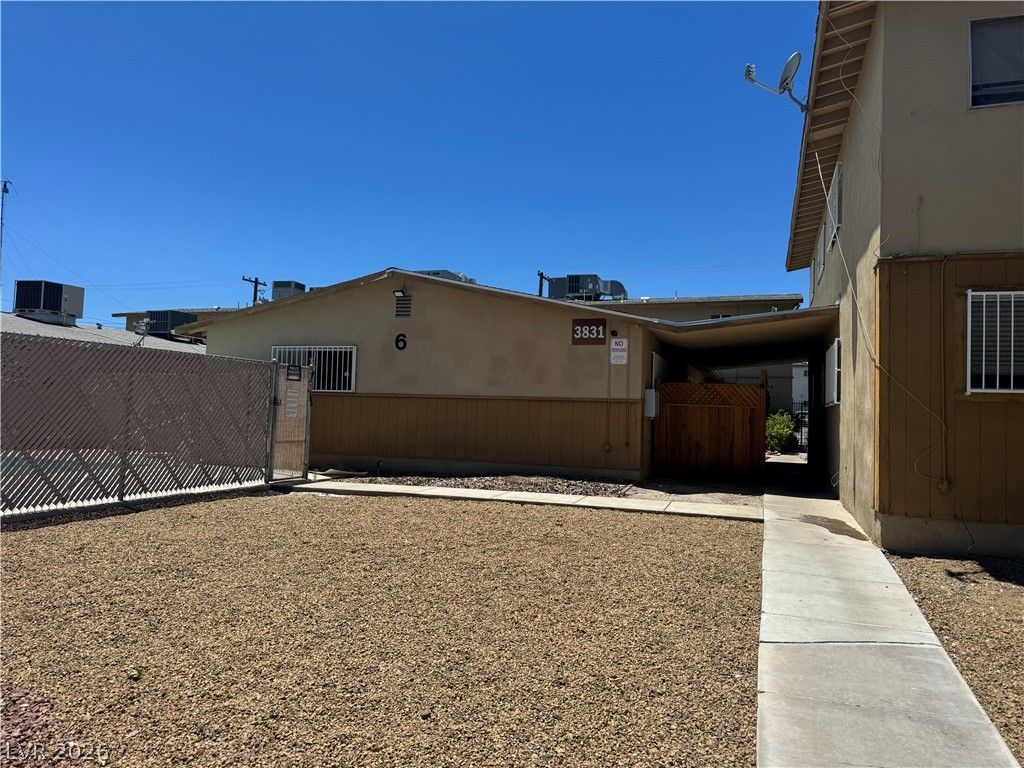 3831 Daisy Street 24, Las Vegas, NV 89119