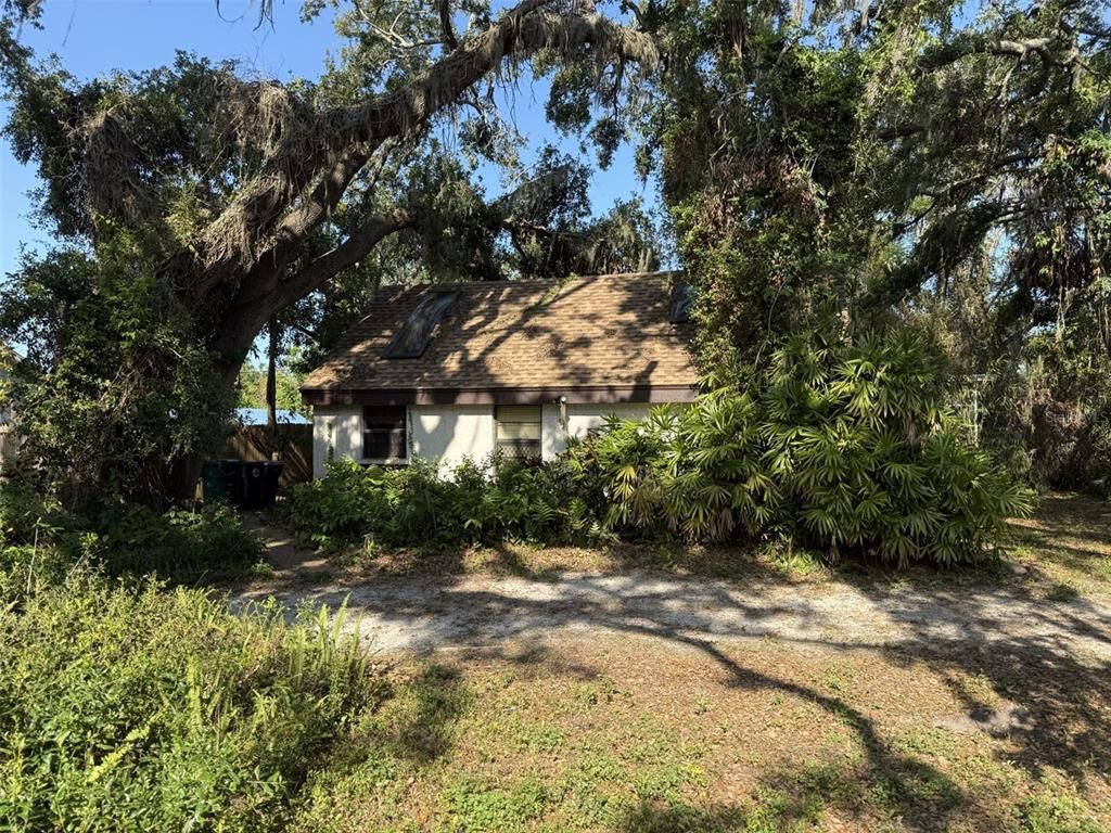 Image 1 of property listing at 1511 11TH AVENUE W, Palmetto, FL 34221