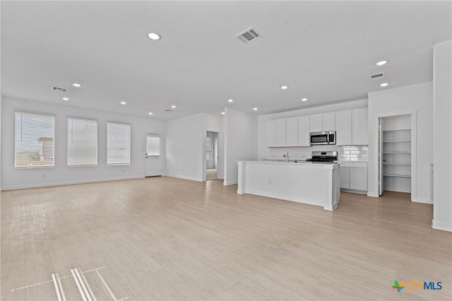 716 Horsetail Lane, New Braunfels, TX 78132