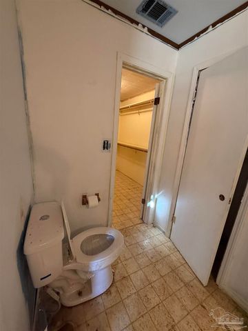 529 E Selina St, Pensacola, FL 32503