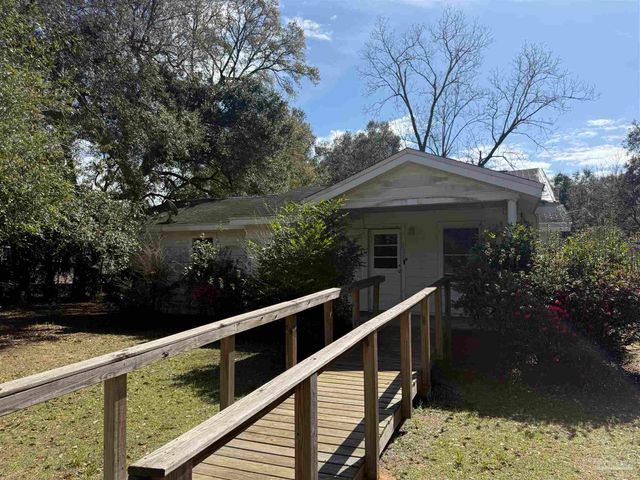 529 E Selina St, Pensacola, FL 32503