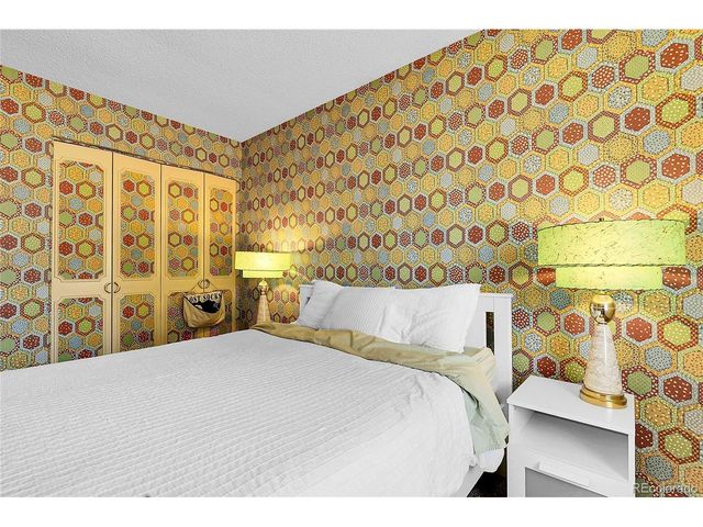 6945 S Ulster Cir, Englewood, CO 80112