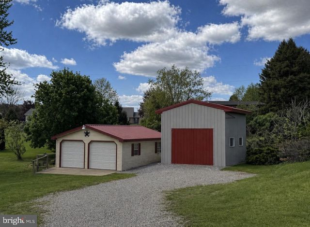 1577 STREAMSIDE DRIVE, Chambersburg, PA 17202