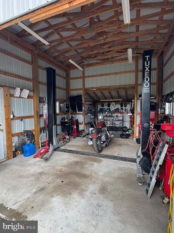 1577 STREAMSIDE DRIVE, Chambersburg, PA 17202