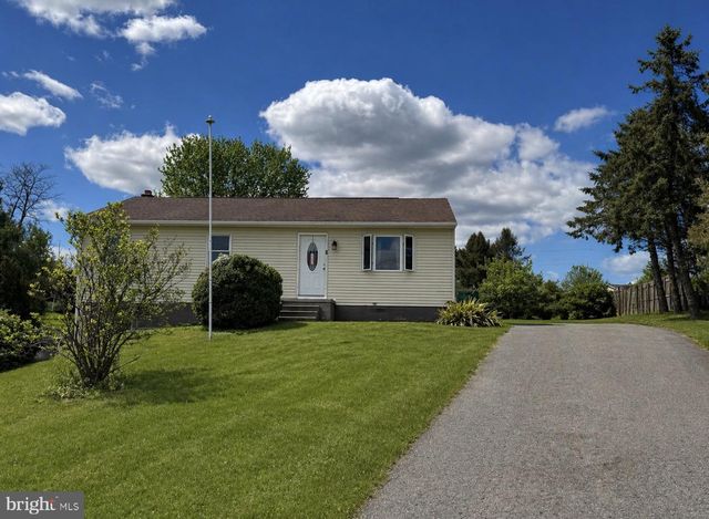 1577 STREAMSIDE DRIVE, Chambersburg, PA 17202
