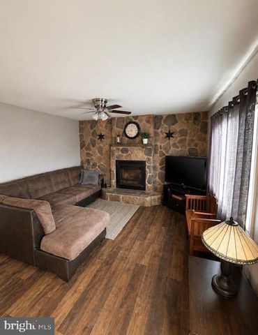 1577 STREAMSIDE DRIVE, Chambersburg, PA 17202