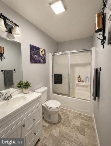 1577 STREAMSIDE DRIVE, Chambersburg, PA 17202