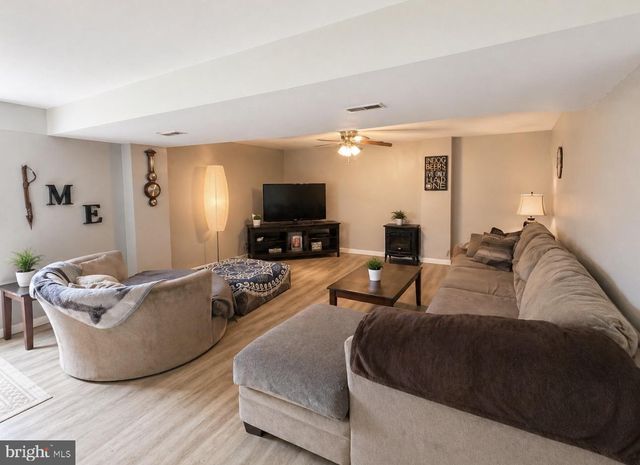 1577 STREAMSIDE DRIVE, Chambersburg, PA 17202