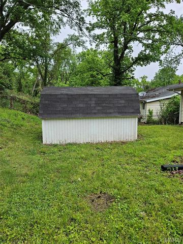 10153 Ventura Drive, St Louis, MO 63136