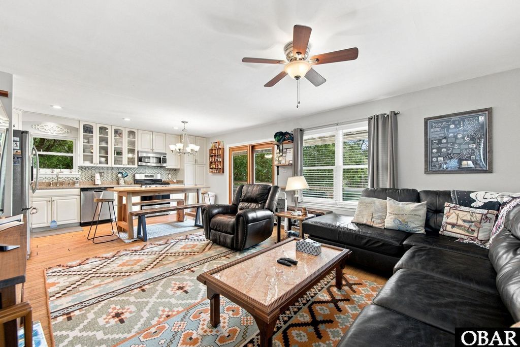 Image 6 of property listing at 115 Clam Shell Trail, Southern Shores, NC 27949