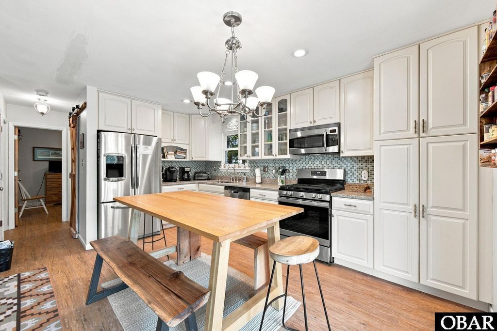 Image 9 of property listing at 115 Clam Shell Trail, Southern Shores, NC 27949