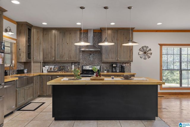 151 COUNTY ROAD 1711, Cullman, AL 35083