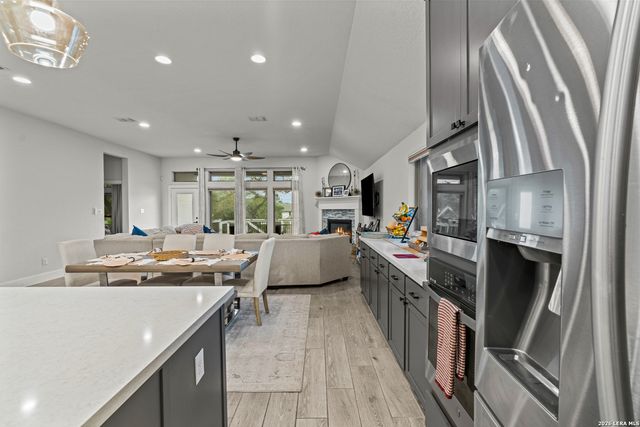 1102 Cadogan Squire, San Antonio, TX 78260