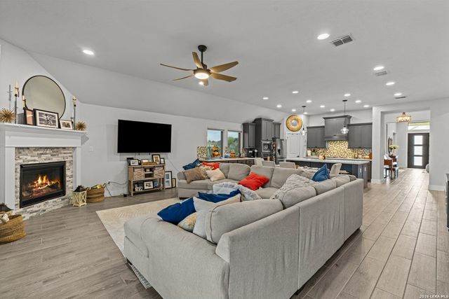 1102 Cadogan Squire, San Antonio, TX 78260