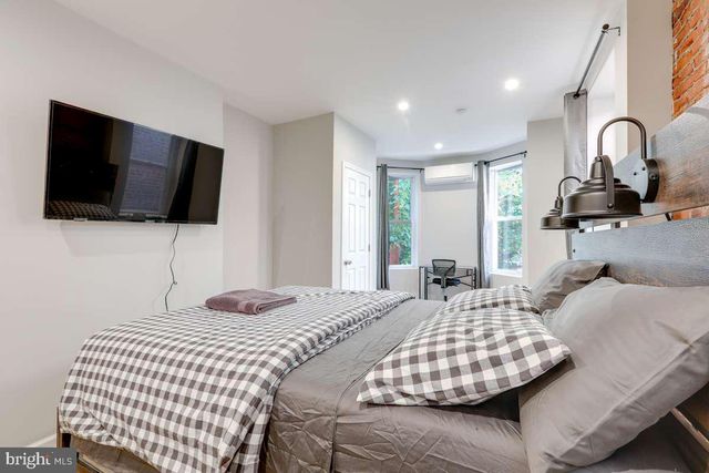 876 N 19TH ST, Philadelphia, PA 19130