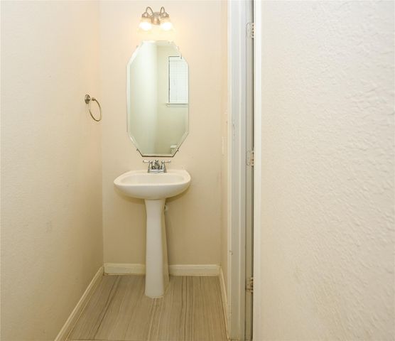 13034 Stratford Skies Lane, Houston, TX 77072