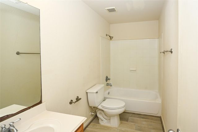 13034 Stratford Skies Lane, Houston, TX 77072