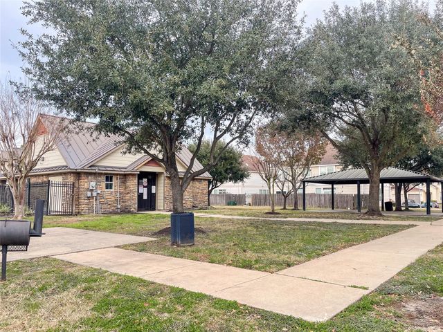 13034 Stratford Skies Lane, Houston, TX 77072