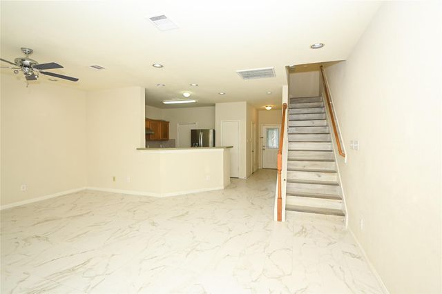 13034 Stratford Skies Lane, Houston, TX 77072