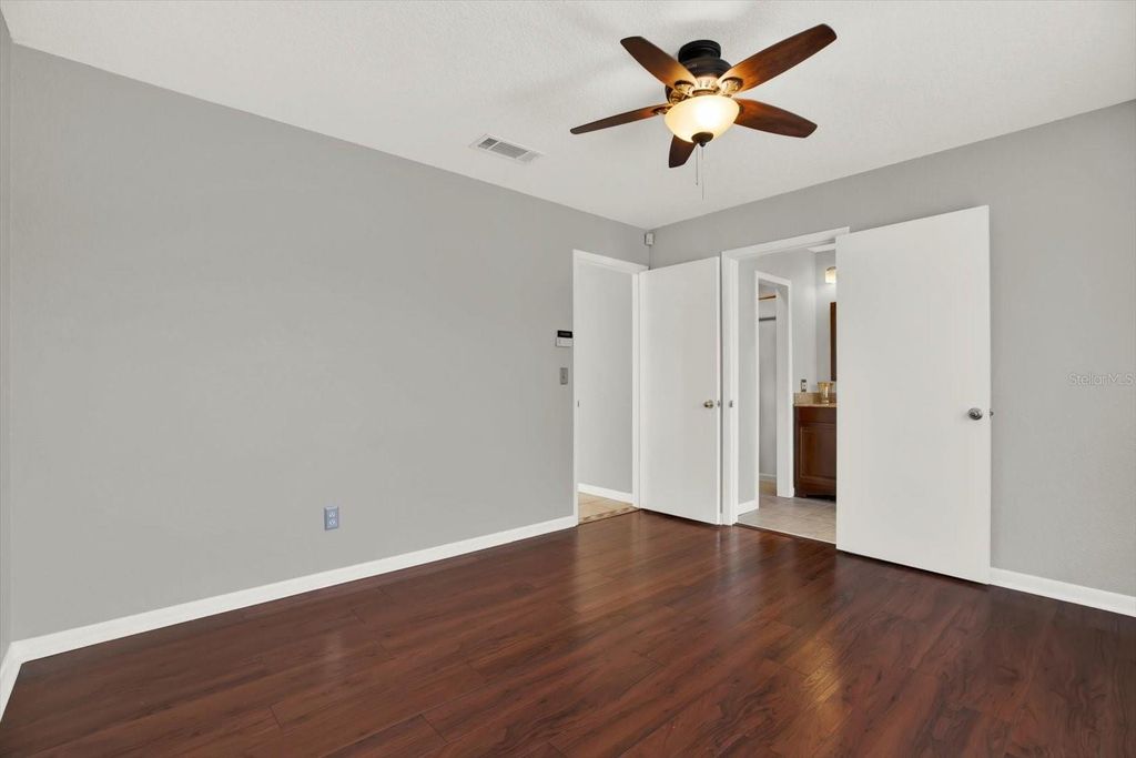 Image 14 of property listing at 10320 FERNBROOK LANE, Tampa, FL 33624