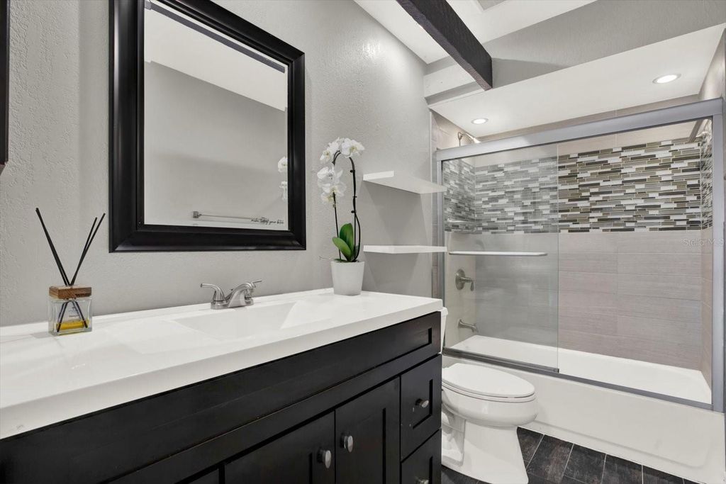 Image 19 of property listing at 10320 FERNBROOK LANE, Tampa, FL 33624