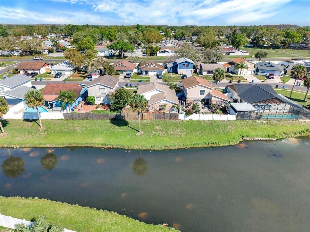 Image 27 of property listing at 10320 FERNBROOK LANE, Tampa, FL 33624