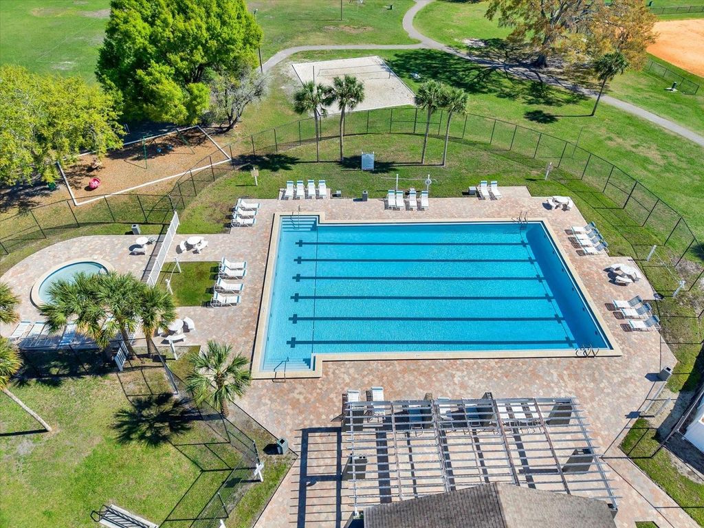 Image 29 of property listing at 10320 FERNBROOK LANE, Tampa, FL 33624