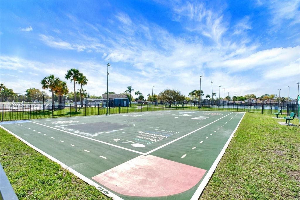 Image 33 of property listing at 10320 FERNBROOK LANE, Tampa, FL 33624