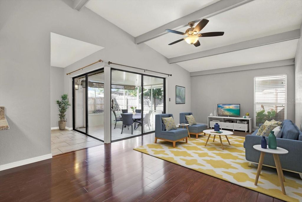 Image 6 of property listing at 10320 FERNBROOK LANE, Tampa, FL 33624