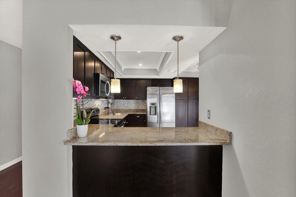 Image 9 of property listing at 10320 FERNBROOK LANE, Tampa, FL 33624